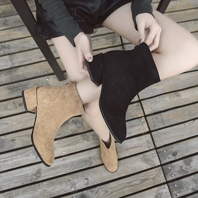 

Network Red Boots Children with Skirt Boots Super Fire Short Black And White with Pattern Autumn England Rome 2019 Suede Short B