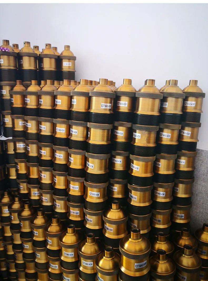 Baratos Lámpara de cristal ámbar Retro restaurante estilo Industrial Rural americano lámpara creativa de una sola cabeza