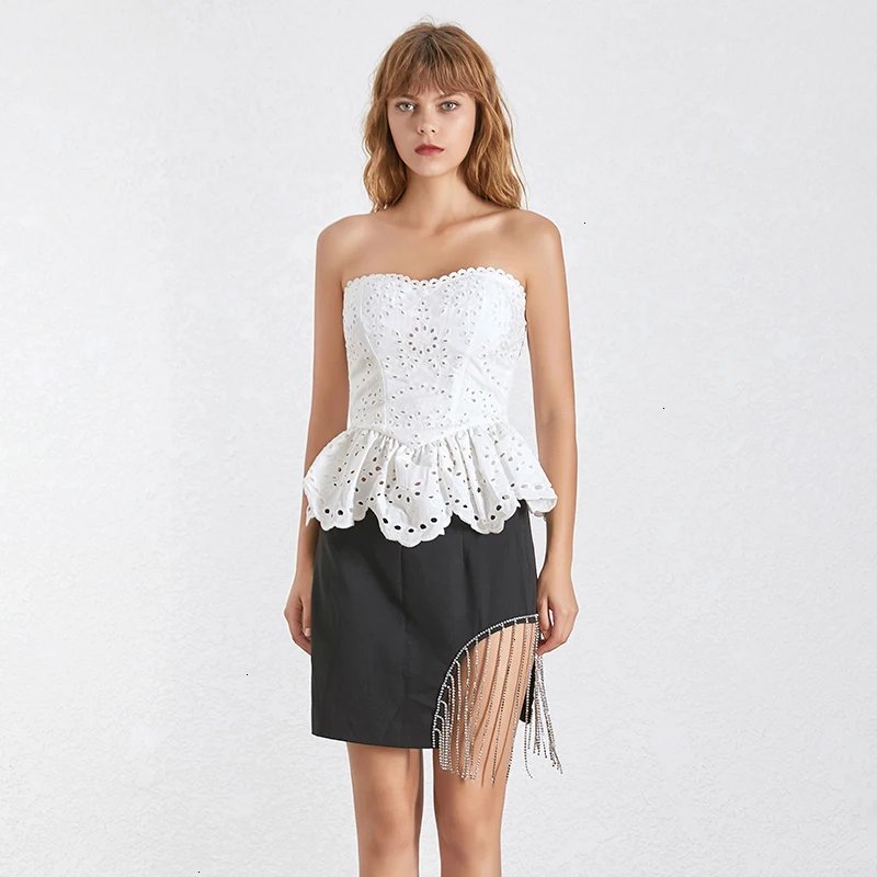 TWOTWINSTYLE Summer Lace Patchwork Women Blouse Off Shoulder Sleeveless Tunic Irregular Hem Print Shirt Female Fashion