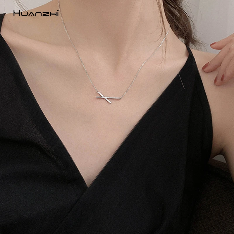 

HUANZHI 2019 Geometric X Shape Cross Micro-inlay Rhinestone Spar Silver Metal Simple Clavicular Chain Necklaces for Women Girls