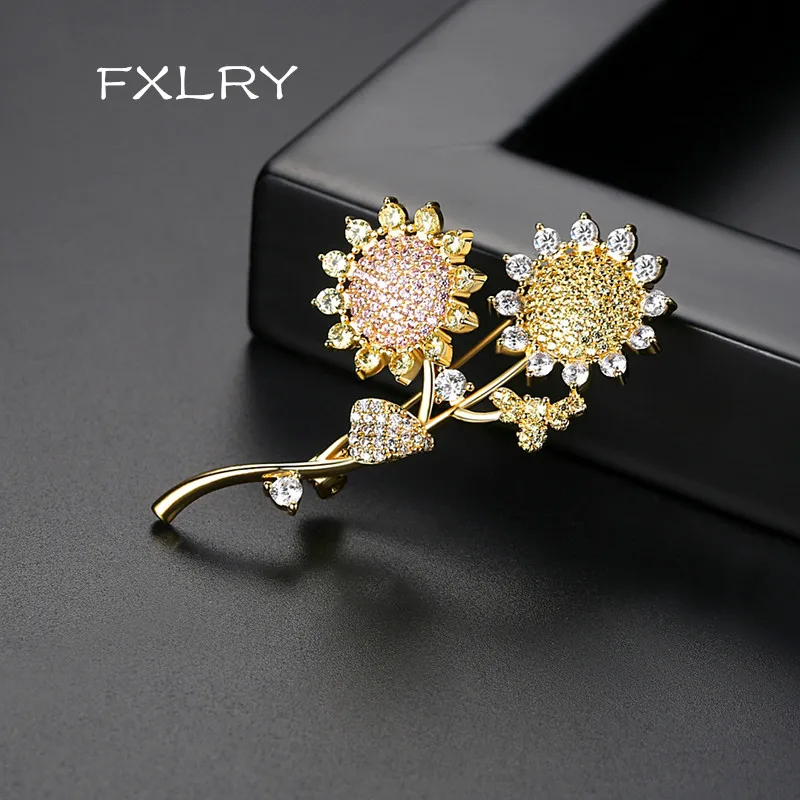 Moda de Luxo Broche para Feminino Fxlry Nova Ouro Embutir Zircão Pérola Folha Camisola Acessório Cor 2 Joias e Acessórios