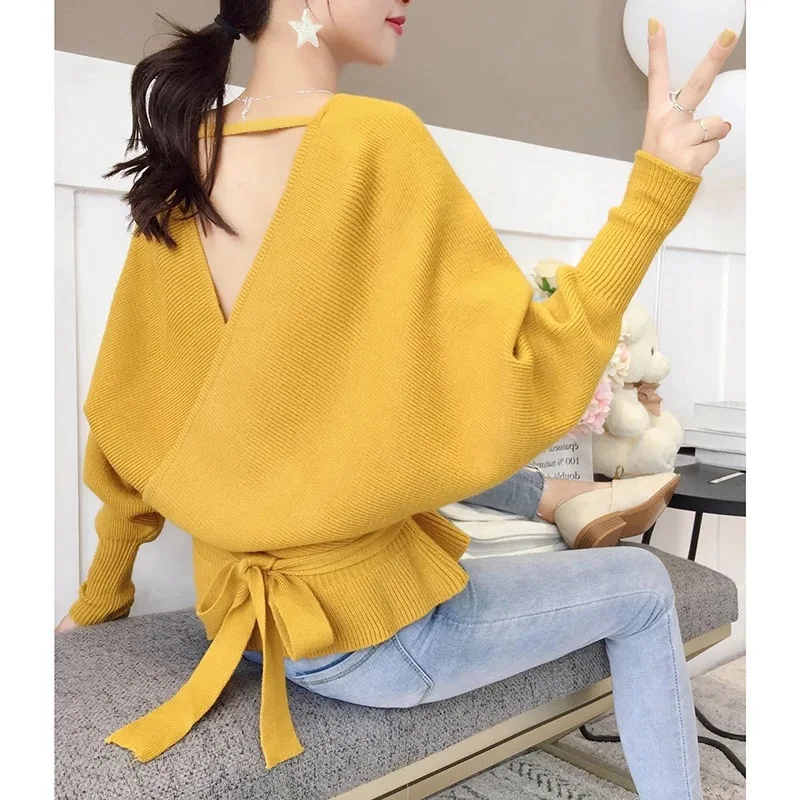 V-neck belt loose fit Pullover knit women's new sweater in autumn and winter 2019 V-neck belt loose fit Pullover knit women's new sweater in autumn and winter 2019