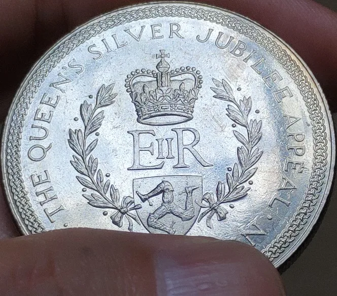 

38mm Isle Of Man 1977 ,100% Real Genuine Comemorative Coin,Original Collection