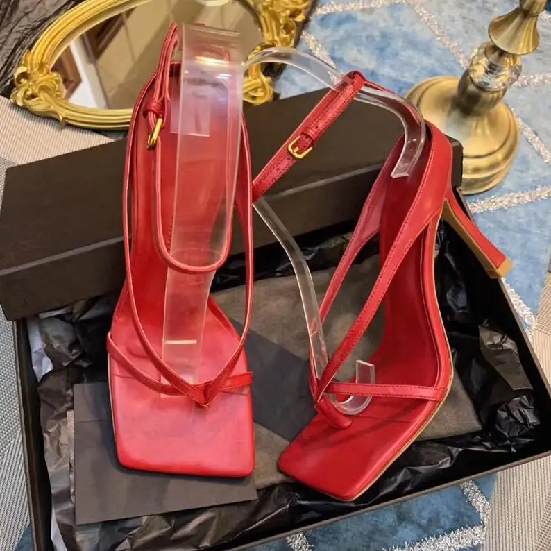 Пикантные босоножки на ремешках; босоножки на высоком каблуке-шпильке с острым носком; цвет синий; уличная мода; обувь знаменитостей; женская обувь - Color: Red