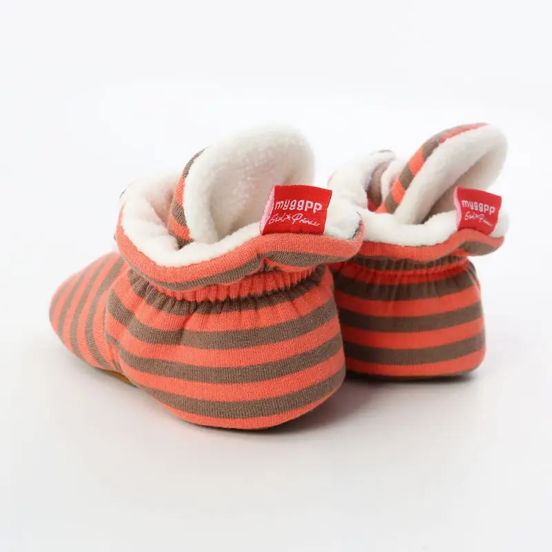 Для новорожденных детская обувь зимняя, носочки для мальчиков и девочек обувь и принтом «звездочки» для детей во-первых тапочки для ходящих малышей, детские удобные хлопковые мягкие носки с противоскользящим покрытием, не соскальзывают, теплые детская кроватка S