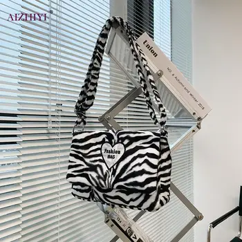 

Popular Simple Female Daily Bag Fashion Animal Pattern Messenger Bags Women Flannel Retro Flap Shoulder Pouch