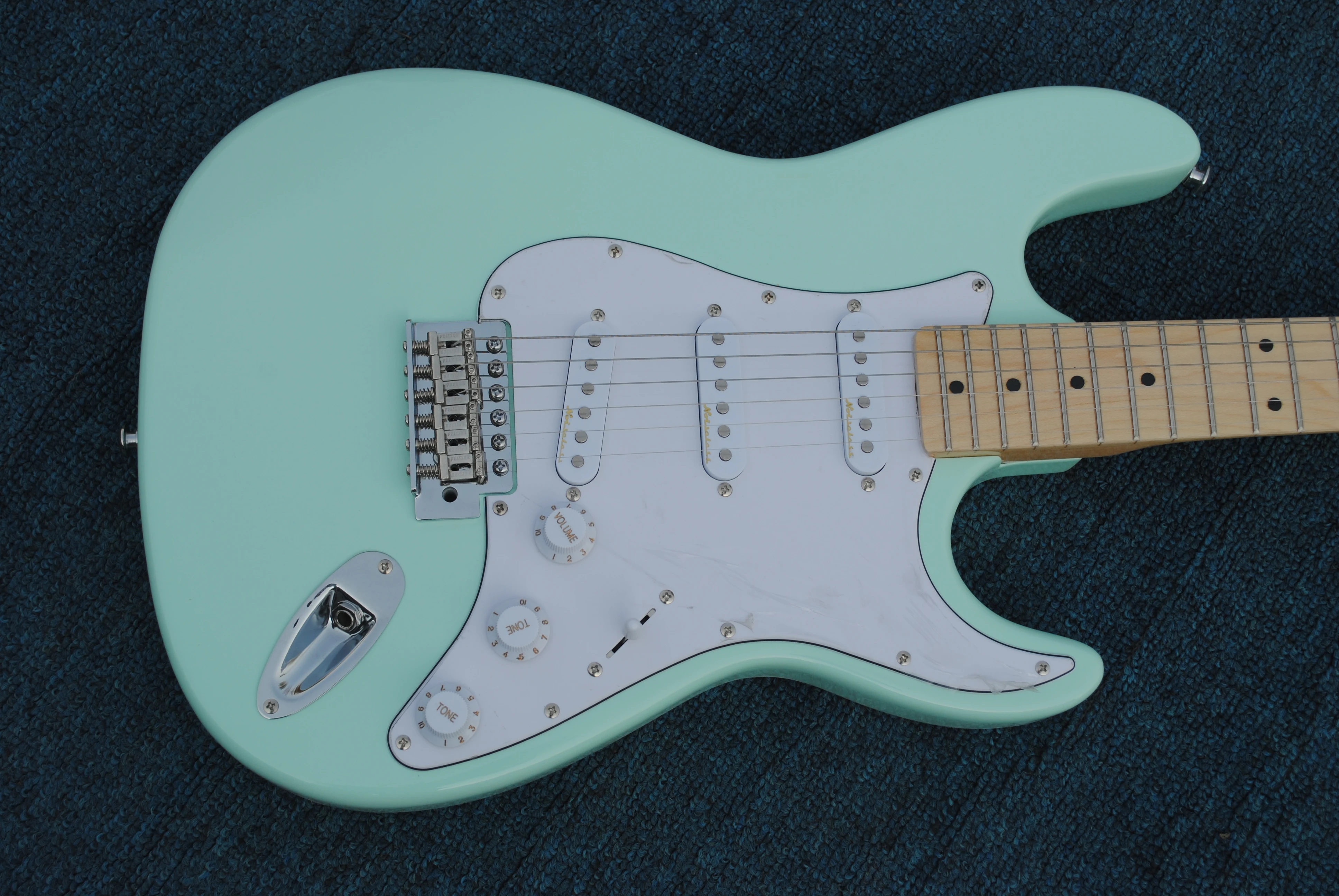 Custom Shop ST electric guitar light green is customized according to