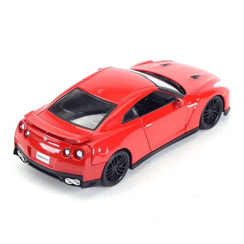 Bburago 1:24 GT-R спортивный автомобиль статическое моделирование литья под давлением сплав модель автомобиля