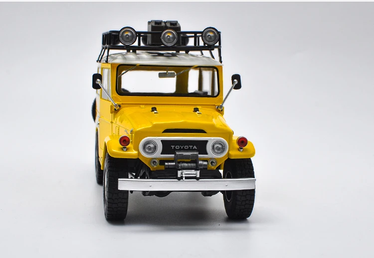 1:18 Toyota FJ40 1977 сплав модель автомобиля статические металлические модельные автомобили оригинальная коробка для подарков коллекция