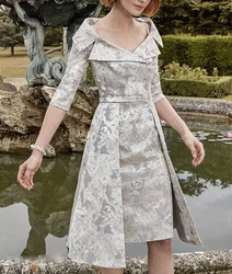 Lace Mother Of The Bride Dresses A-line V-neck Half Sleeves Knee Length Plus Size Short Groom Mother Dresses For Wedding