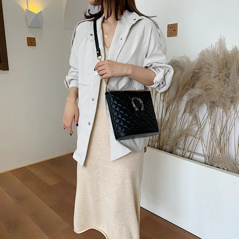 

2019 Autumn & Winter New Style WOMEN'S Bag Korean-style Rhombus Chain Bag Solid Color Car Suture Bucket Bag Oblique Bag
