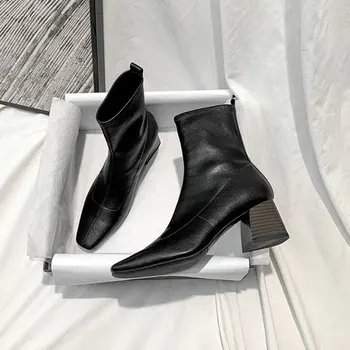 

2020 spring and autumn new fashion all-match medium thick heel large size Martin boots women's boots