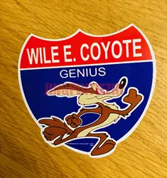 Personality WILE E COYOTE Aufkleber Sticker Road Runner Super Bird Plymouth V8 US Cars Mi053 Racing Helmet Stickers