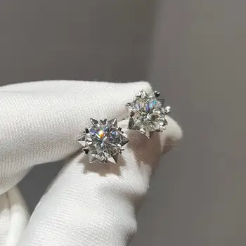 

100% Real 18 White Gold Snowflake Stud Earrings Excellent Cut Diamond Test Past 0.5 ct D Color Moissanite Earrings for Women