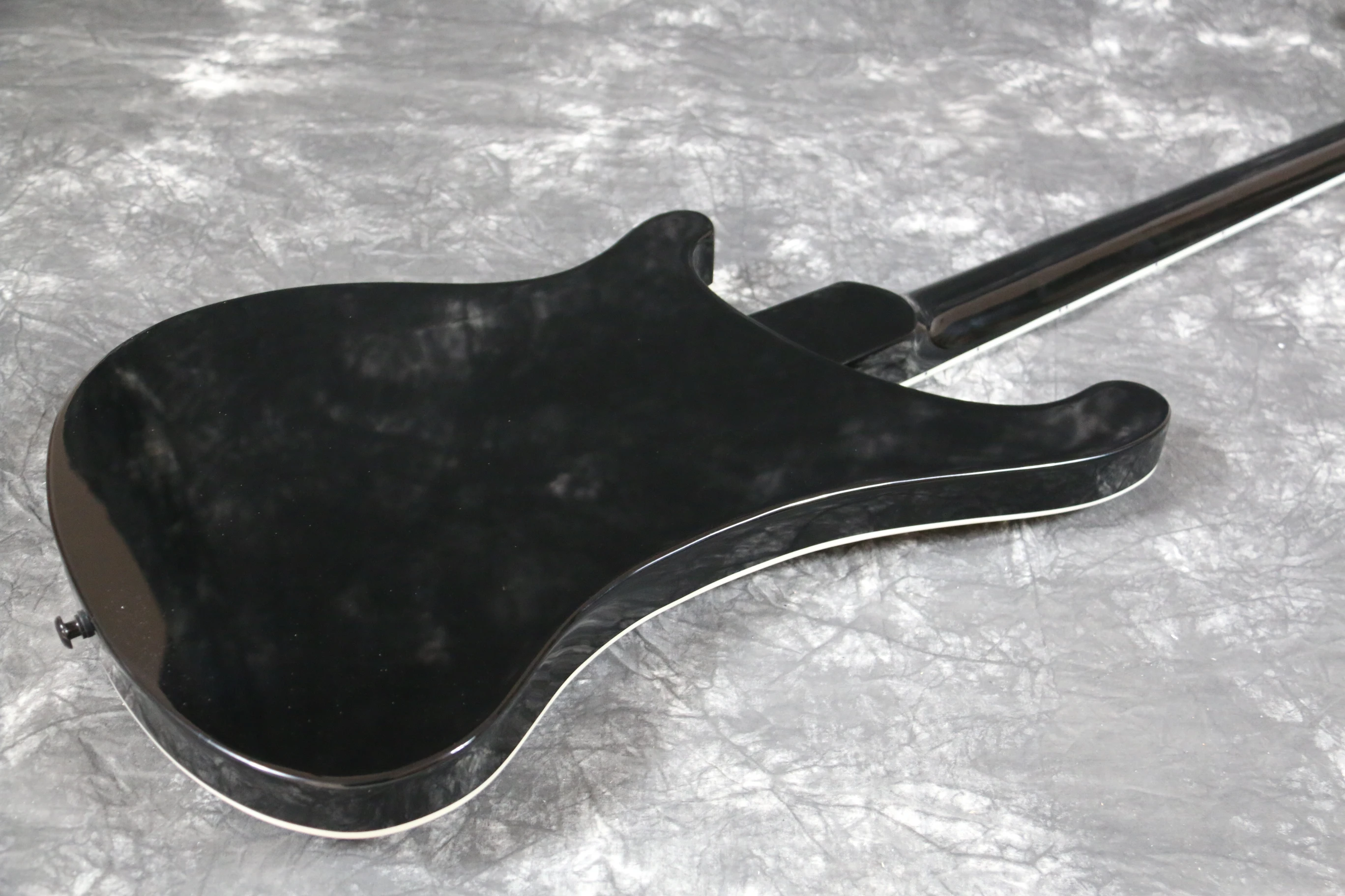 Высокое качество 4 струны электрогитары Гитары верхом из обожжённого Клёна