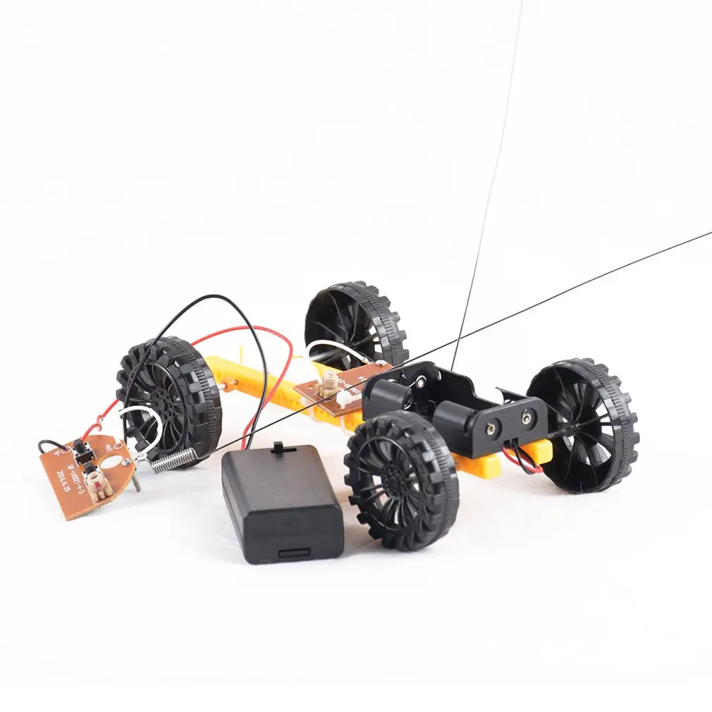 Двусторонняя машинка с дистанционным управлением Diy Игрушечная машина в сборе Игрушечная машина технология малого производства два вида колес