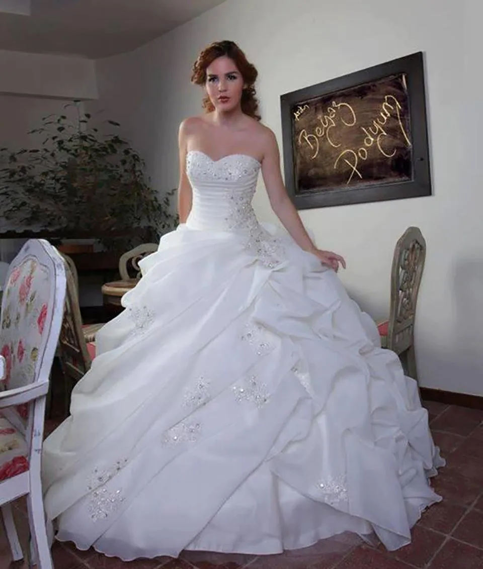 Luxury Wedding Dresses Sweetheart Beaded Ruffled Organza Princess Ball Gown Bridal Wedding Gowns 2