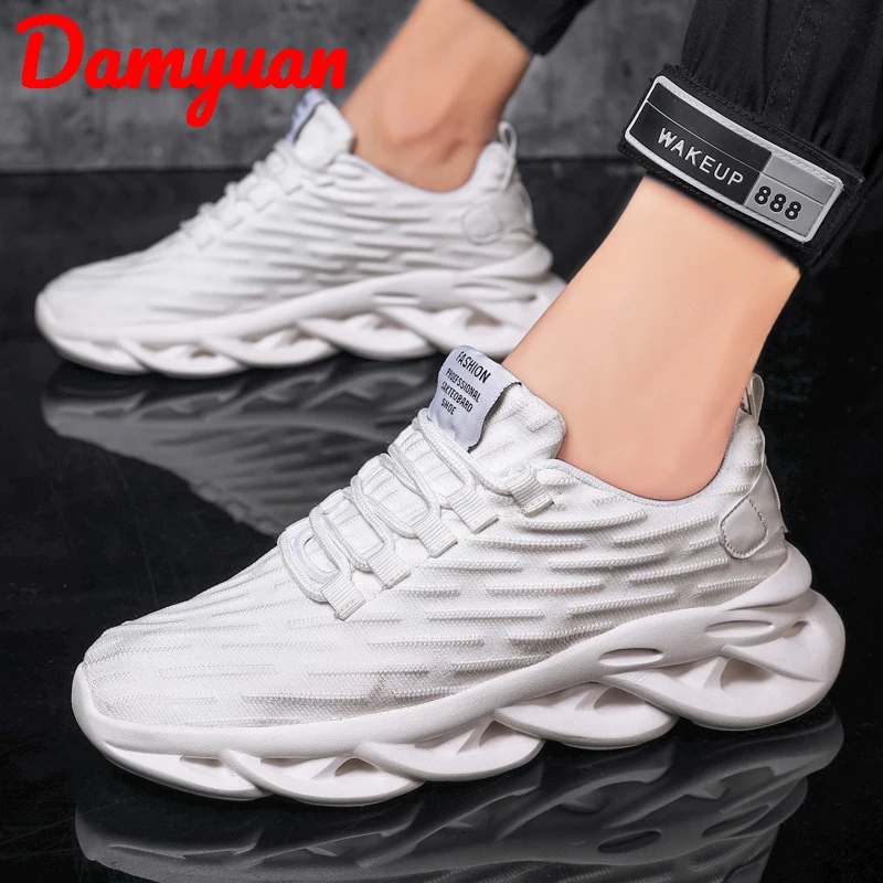

New breathable running shoes, new sports comfortable and fashionable men's jogging leisure shoes are cool Flywire