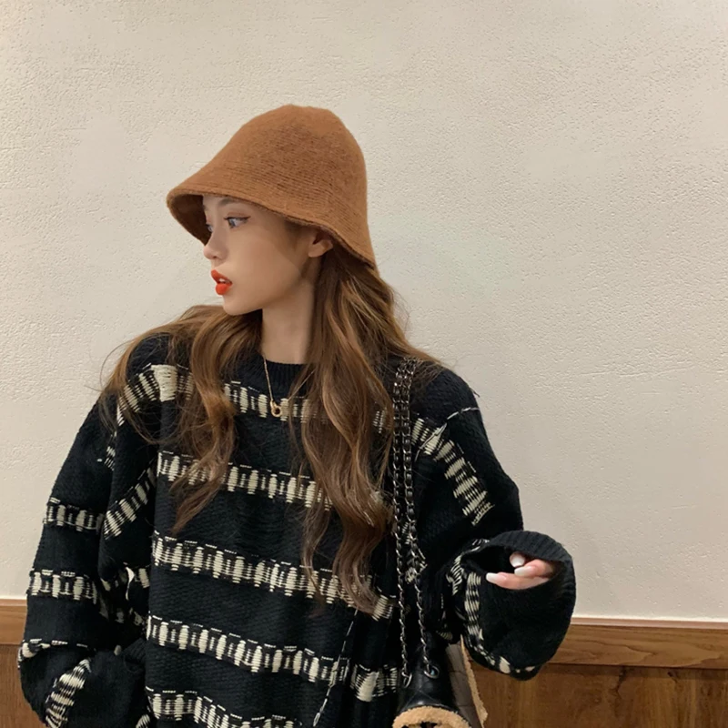 

Autumn 2020 fashion new Japanese style Hong Kong style loose lazy striped pullover long sleeve versatile upper body looks good
