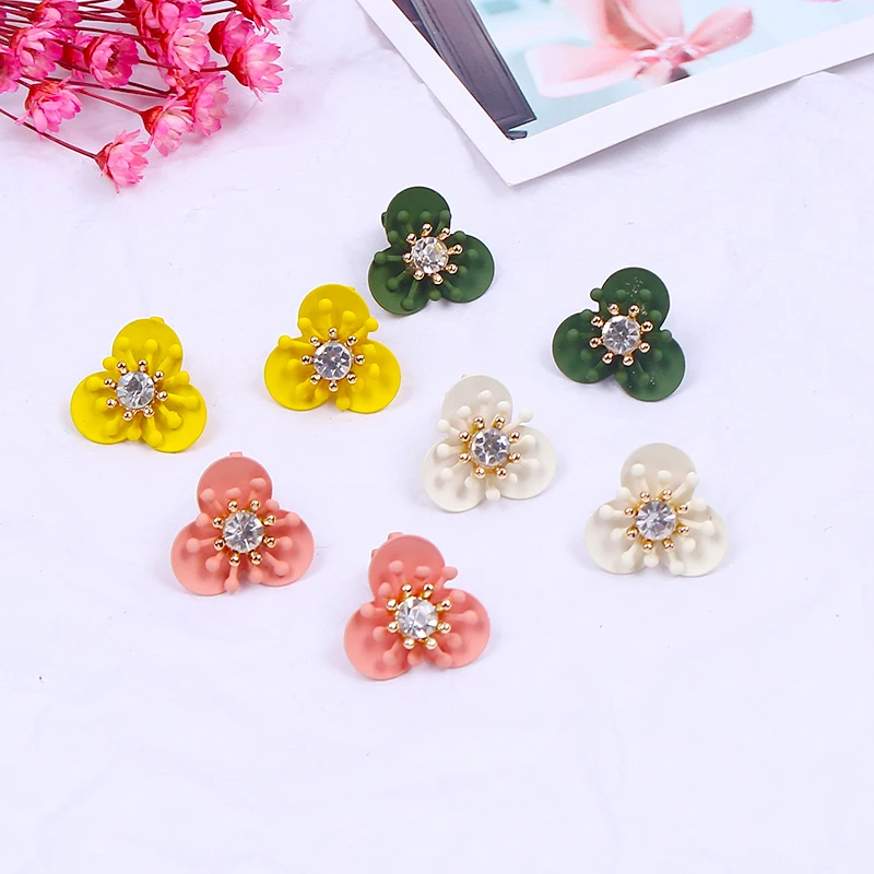 

Korean Cute Three Leaves Flower Shape Enamel Clip on Earrings Without Piercing for Girls Party Lovely No Hole Ear Clip Jewelry