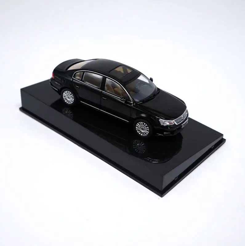 1:43 Масштаб passat черная и серебряная игрушечная машинка из сплава изысканный