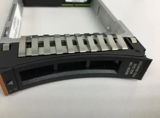 

00AR394 00AR325 600G SAS 2,5 дюйма V7000 убедитесь, что новый в оригинальной коробке. Обещано отправить в течение 24 часов