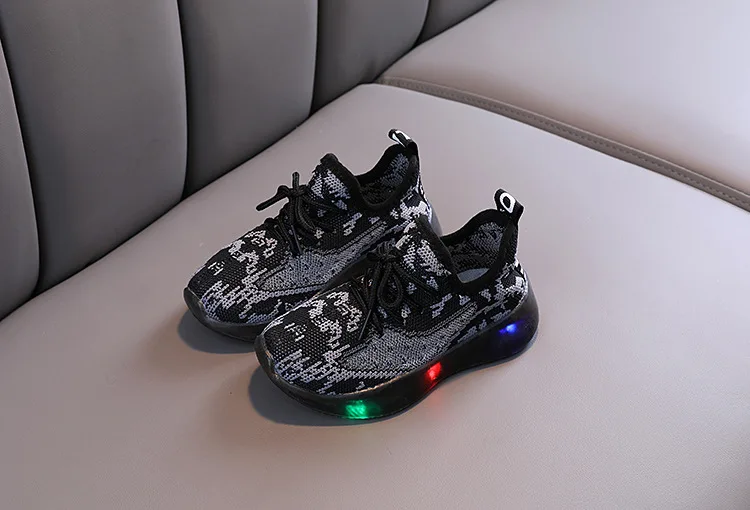 girls leather shoes Size 21-30 Children LED Sneakers With Light Up sole Baby Led Luminous Shoes for Girls /Glowing Lighted Shoes for Kids Boys leather girl in boots