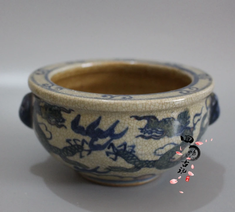 

Jingdezhen porcelain ware blue and white porcelain dragon pattern incense stove sandalwood stove antique double dragon playing p