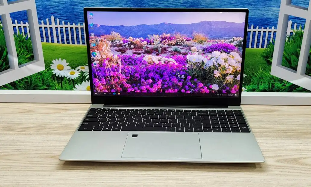 15.6 inch ultraslim laptop 20gb ram long last battery big screen HD