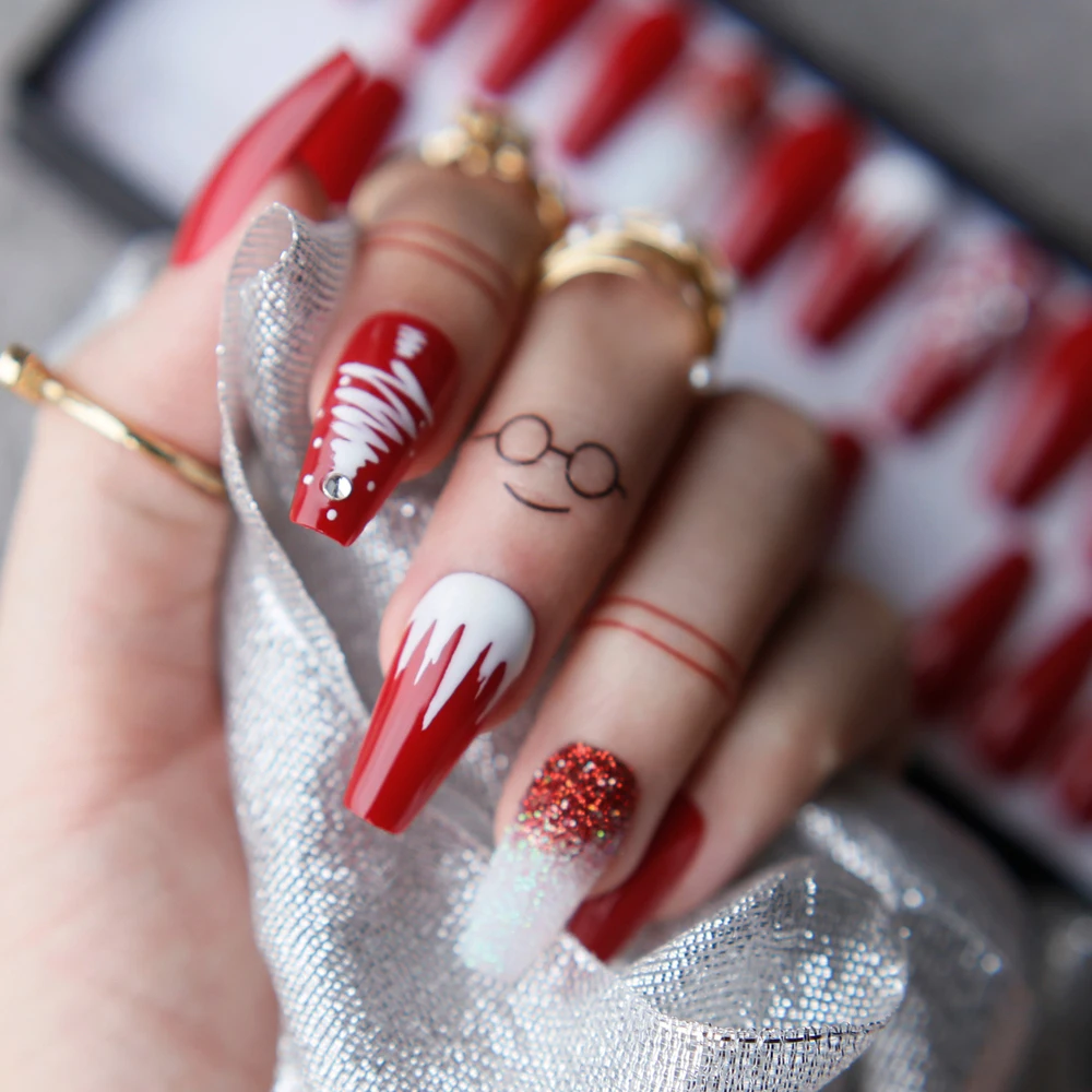 28 Beautiful White Christmas Nails Coffin References | Winter nails  acrylic, Christmas nails, Christmas nails acrylic