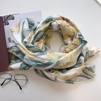 

Fashion 2020 cotton Beach Shawl autumn and winter Women New style matching Flower Print scarf lady cotton material silk scarf