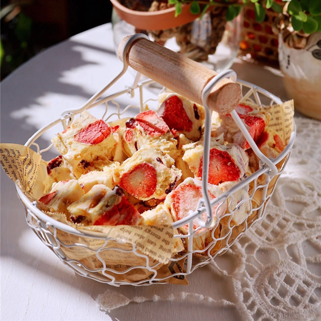 Iron Bread Basket Retro Metal Storage Basket Fruit Container with Handle Decor