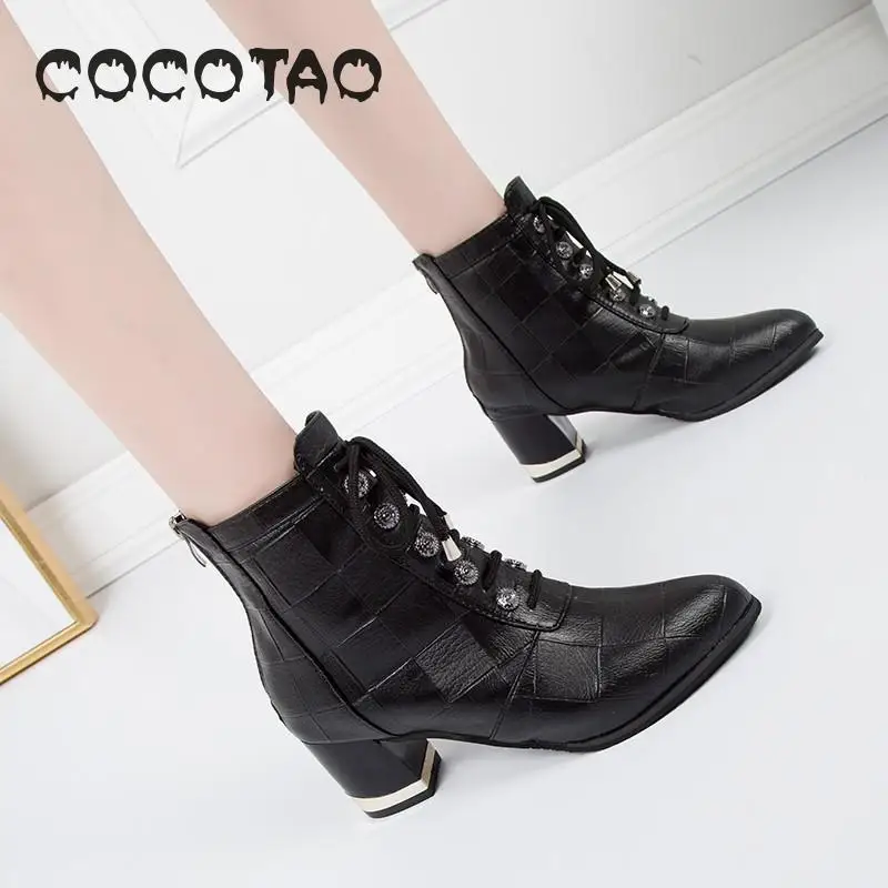 

In The Summer Of 2019 New Lace-up Breathable Han Edition Dress Boots Lady British Wind Students Fashionable Joker Short Boot 35