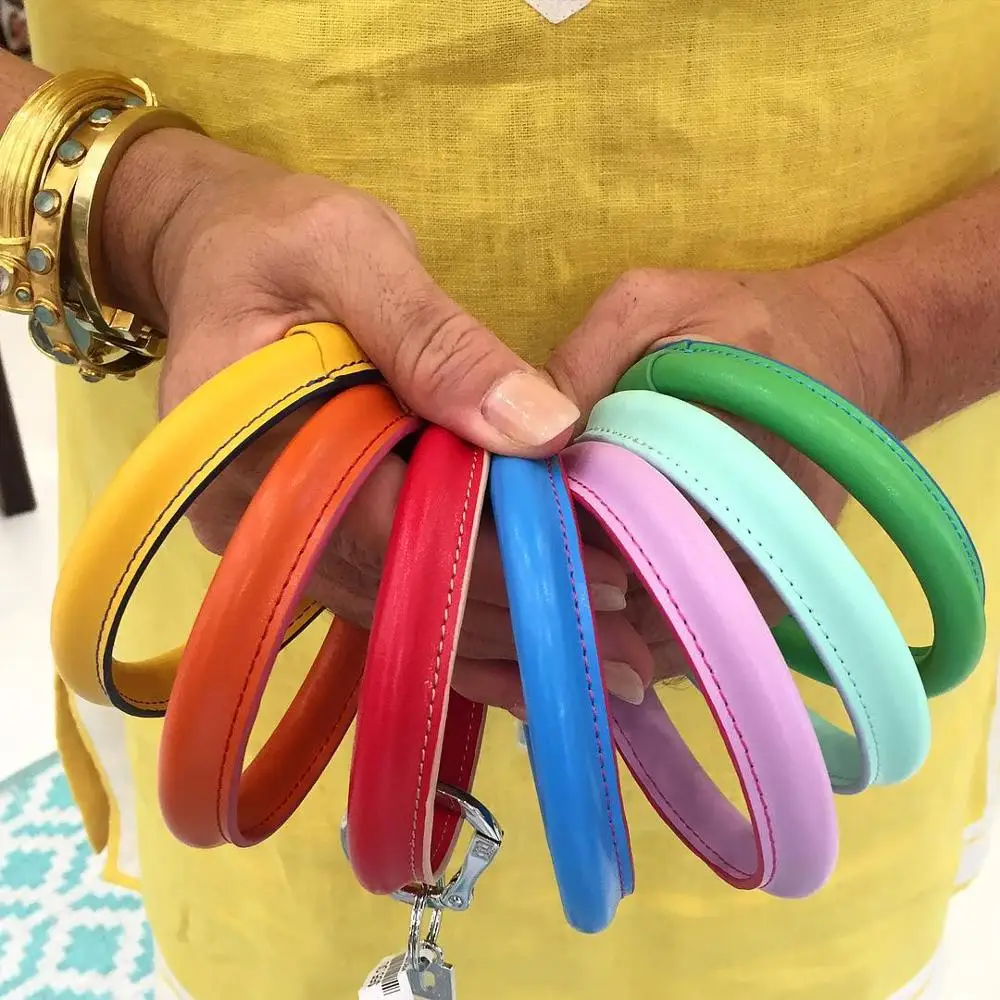 

Girlgo Fashion Colorful Leather Big O Wristlet Key Chain Bracelets for Unisex Leopard Print Circle Keyring Jewelry Wholesale Ins