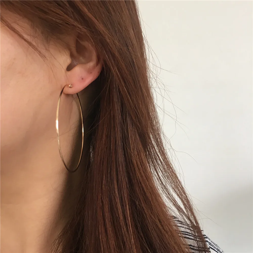 

Thin trio in mix color hoop earring