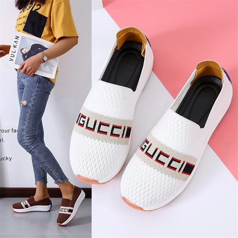 Las mujeres no-slip ligero zapatos planos zapatos cómodos casuales zapatos deportivos suela gruesa transpirable moda de gran tamaño 35-43 2021 nuevo