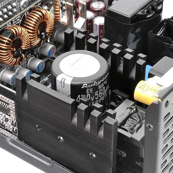 Блок питания Thermaltake ATX 650W Toughpower Grand RGB Sync 80+ gold(24+4+4pin) APFC 140mm fan colo