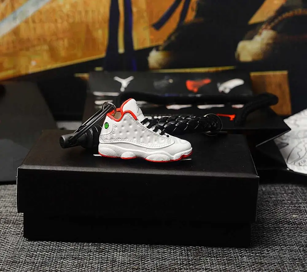 a shoe w rope Дропшиппинг индивидуальность DIY Air Jordan Generation AIR JORDAN13 bred стерео 3D мини-кроссовки фигурный брелок для подарка - Цвет: a shoe w rope