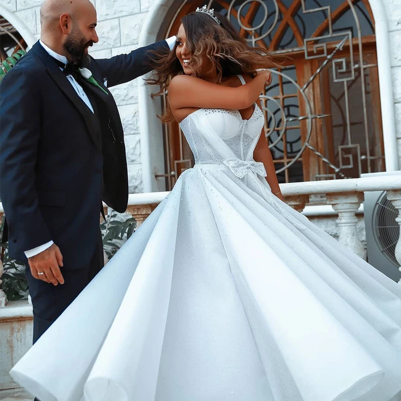 

Eightree Modern Bridal Wedding Dresses Beadings Glitter Princess Dress Formal Sweetheart Floor Length Wedding Gowns Plus Size