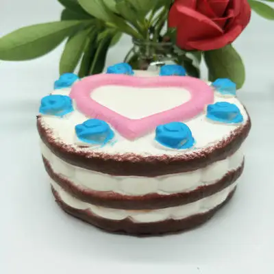 12 см сжимаемые игрушки милые Jumbo Love Cake снятие стресса Сжимаемый медленно поднимающийся крем Ароматизированная декомпрессионная лечебная игрушка