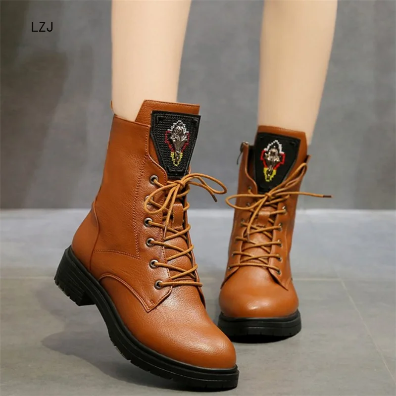 

LZJ 2019 New Autumn Winter Leather Warm And Comfortable Mid-rise Calf Boots Women's Fashion Flat Boots Women Warm Women Boots