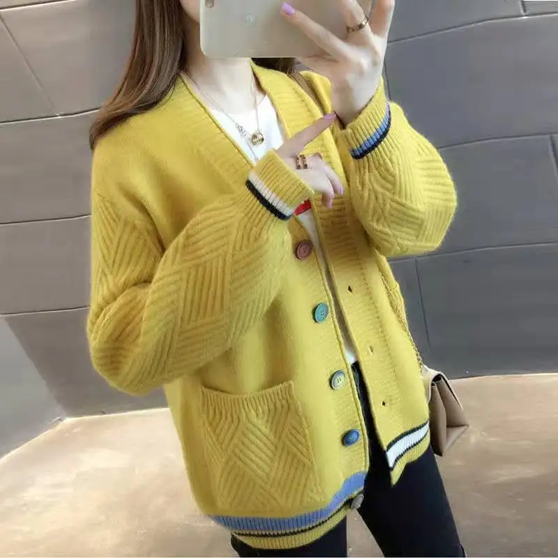 

Knitted cardigan women's short fall / winter 2020 Korean thickened lazy sweater coat with loose V-neck and Lantern Sleeve