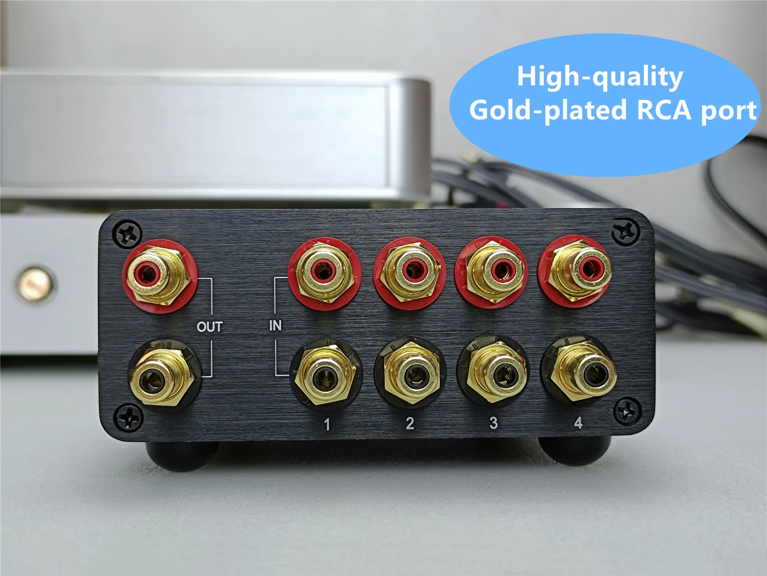 Distributore Audio RCA HUB 1 Ingresso 4 Uscite Con Selettore Sorgenti E Controllo Volume – Argento, Alluminio, NE5532