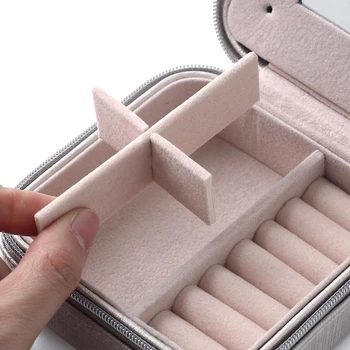 

Portable Jewel Case Packing PU Leather Jewelry Box Makeup Organizer Cosmetic Bag Mirror Travel Earring Ring Travel Small Casket