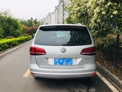 VW Sharan спойлер 2011- 7N0 071 644
