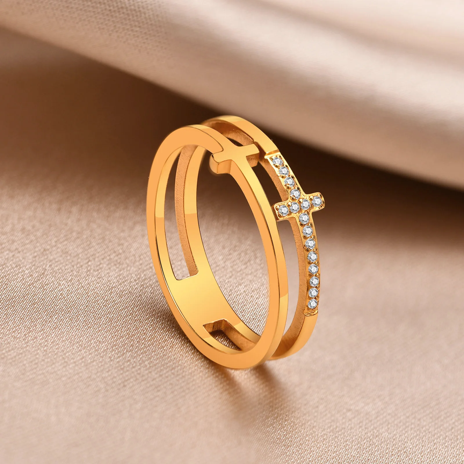 ゴールド クロスデザイン リング クリスタル付き Gold Cross Ring with CZ Stones – JC Gold Jewelers