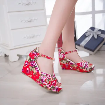 

2020 Fashion Trend Summer Flowers National Wind Slope Heel Platform Sandals Large Size Women Shoes