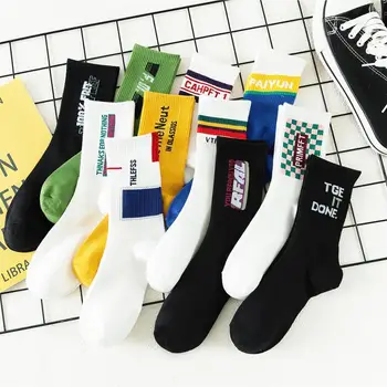 

Fashion Hip Hop letter Socks men women Cartoon Socks Hiphop Street Sports Skateboard Black White Couple Socks Calcetines Hombre