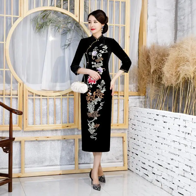 Женское платье для свадебной вечеринки, сексуальное, тонкое, Qipao, элегантное, на пуговицах, с высоким разрезом, с вышитыми цветами, Cheongsam, большие размеры 3xl 4xl Vestidos - Цвет: Черный