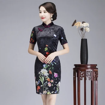 

Chinese traditional style Plus size XL Black elegant banquet cheongsam new seven-point sleeve long carved velvet short cheongsam